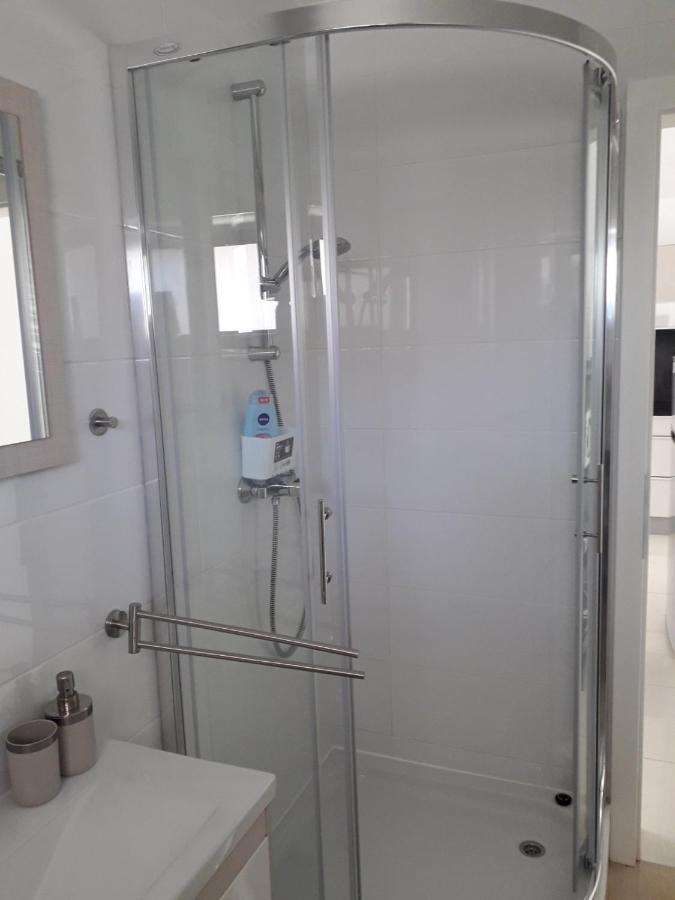 Apartment White فانتاسيسي المظهر الخارجي الصورة